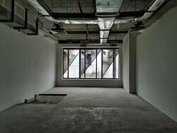 Connexion (D8), Retail #527949051